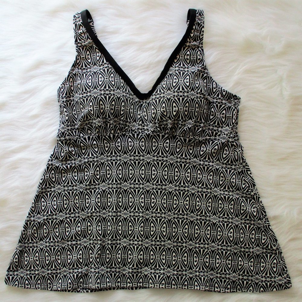 Black & White Flowy Tankini Swim Top Size 16